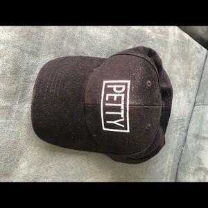 Universal sized logo hat
